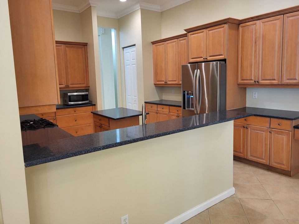 For Sale: $557,500 (4 beds, 3 baths, 3040 Square Feet)