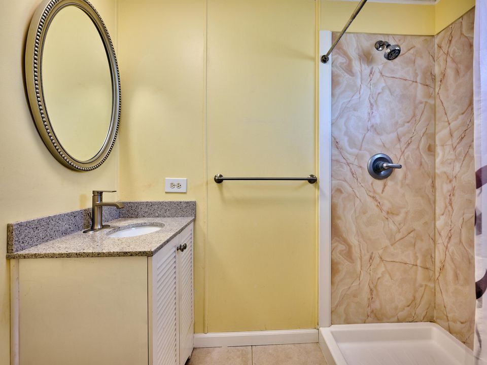 На продажу: $212,000 (2 спален, 2 ванн, 960 Квадратных фут)