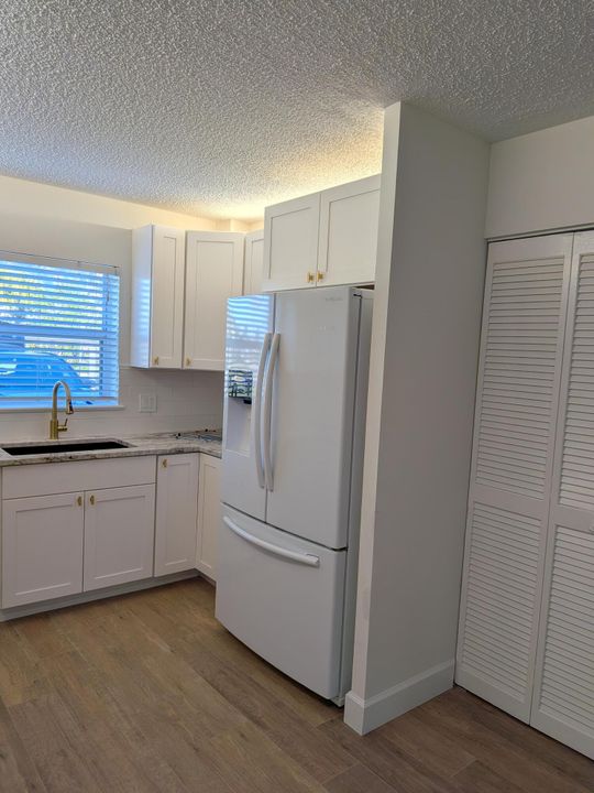 На продажу: $210,000 (2 спален, 2 ванн, 1372 Квадратных фут)