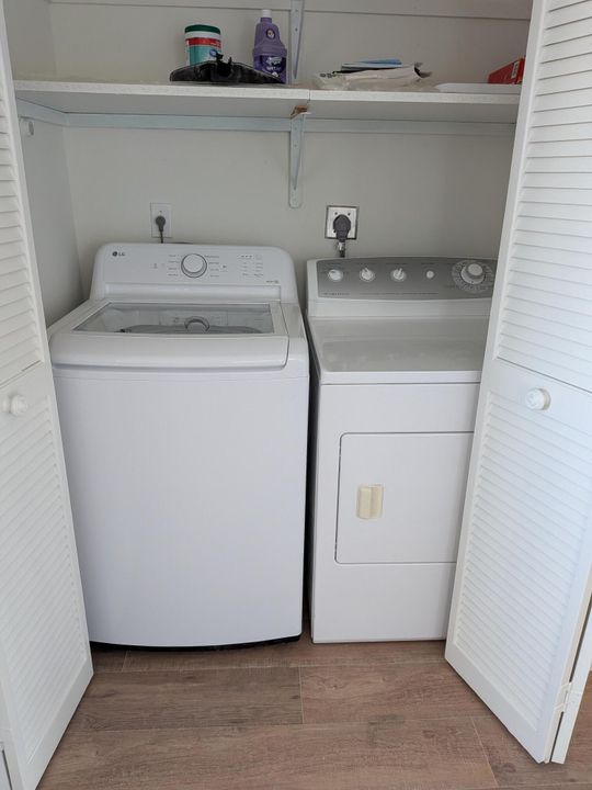 На продажу: $210,000 (2 спален, 2 ванн, 1372 Квадратных фут)