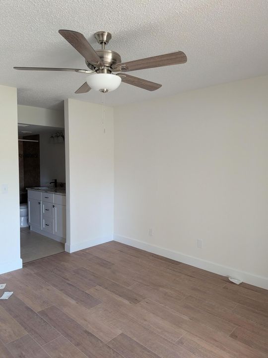 На продажу: $210,000 (2 спален, 2 ванн, 1372 Квадратных фут)