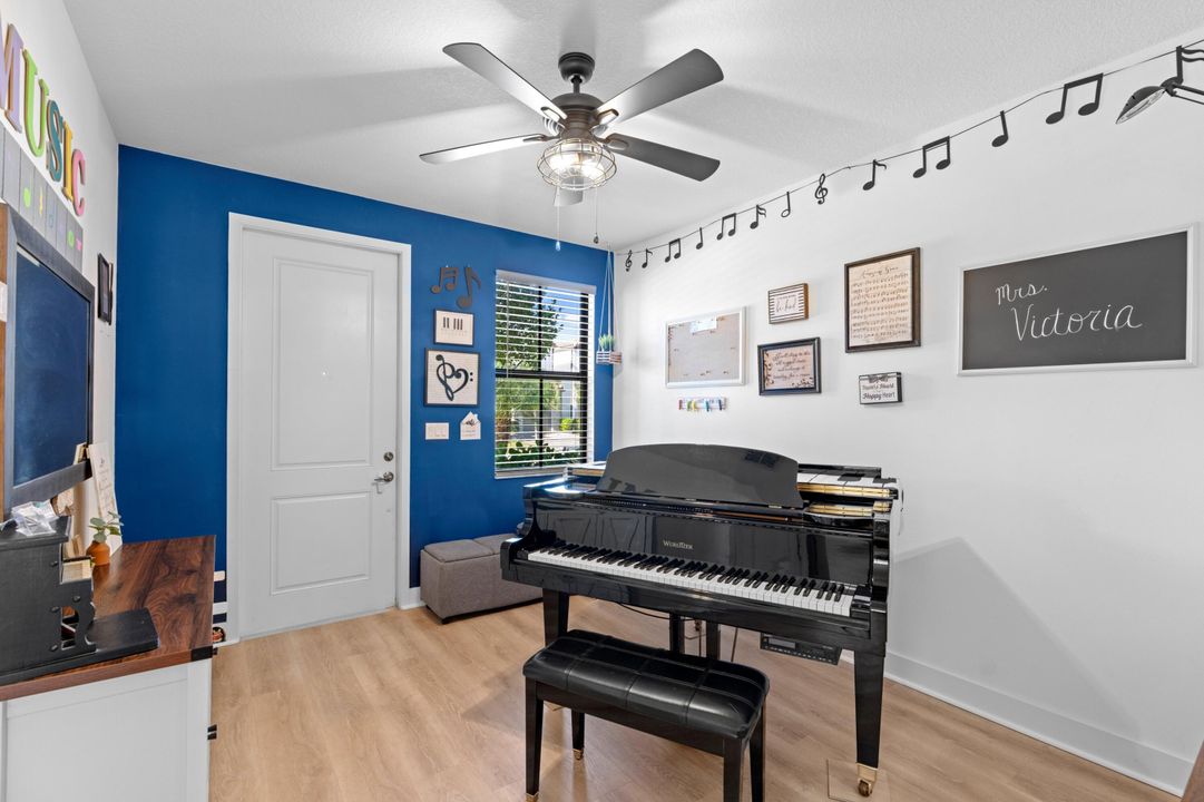 For Sale: $469,000 (3 beds, 2 baths, 1635 Square Feet)