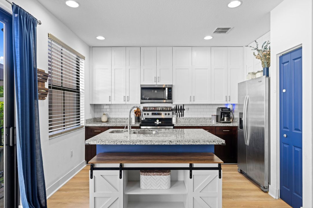 For Sale: $469,000 (3 beds, 2 baths, 1635 Square Feet)