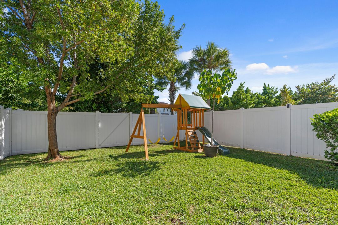For Sale: $469,000 (3 beds, 2 baths, 1635 Square Feet)
