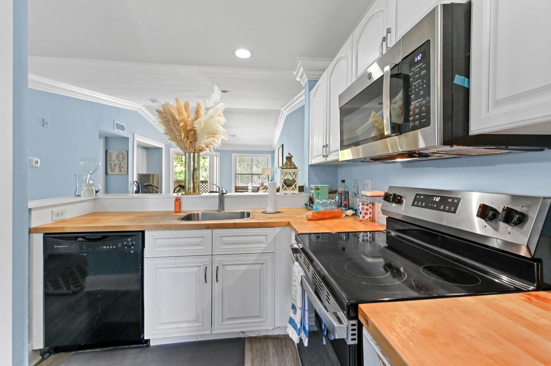 En Venta: $270,000 (2 camas, 2 baños, 888 Pies cuadrados)