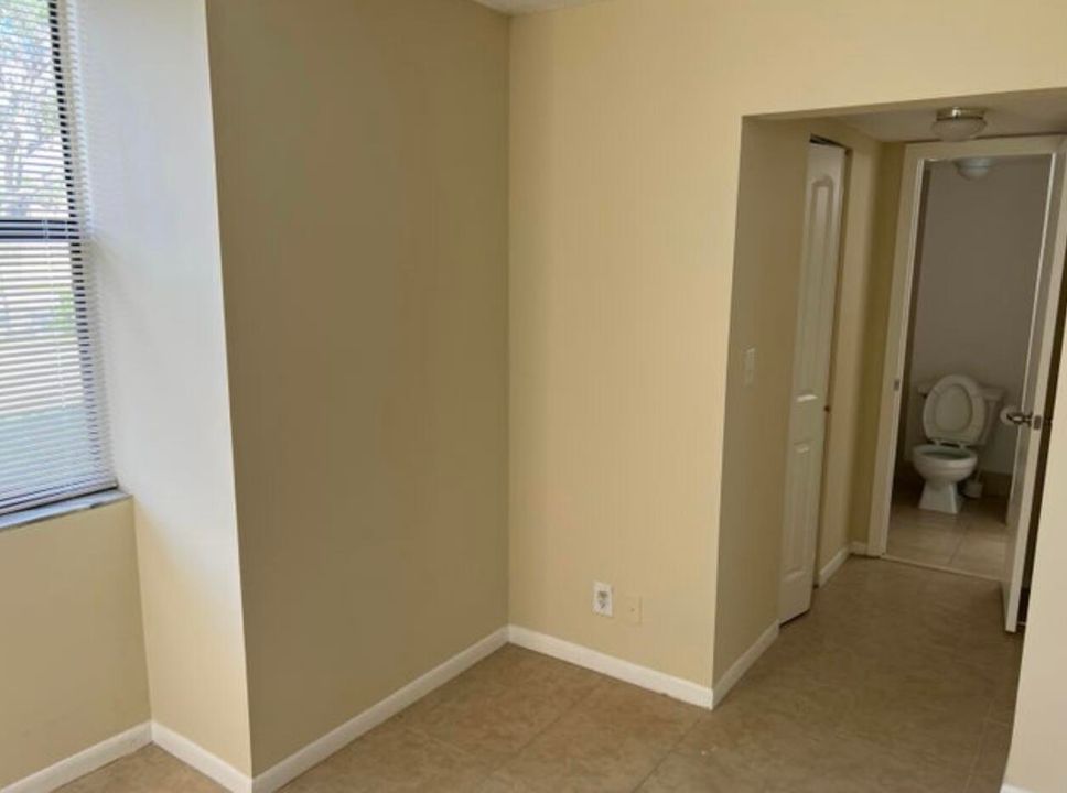 待售: $260,000 (2 贝兹, 2 浴室, 1099 平方英尺)