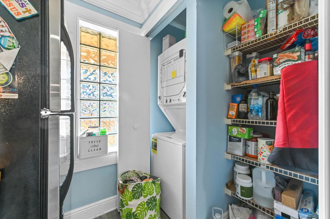 En Venta: $270,000 (2 camas, 2 baños, 888 Pies cuadrados)