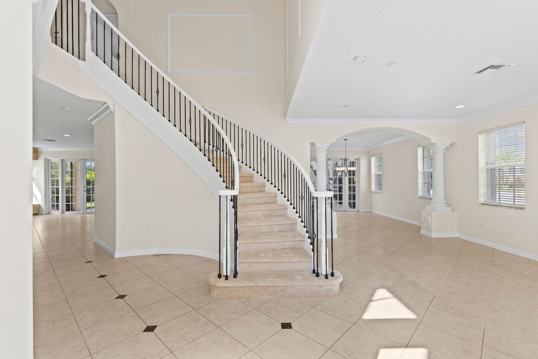 En Venta: $865,000 (4 camas, 3 baños, 3303 Pies cuadrados)