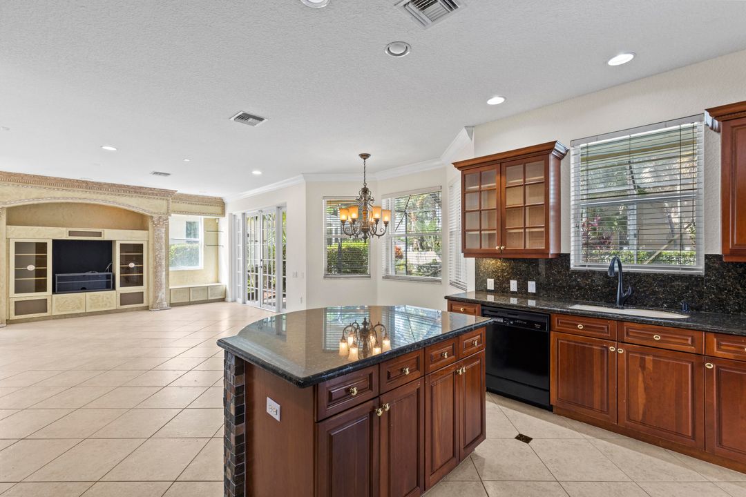 En Venta: $865,000 (4 camas, 3 baños, 3303 Pies cuadrados)