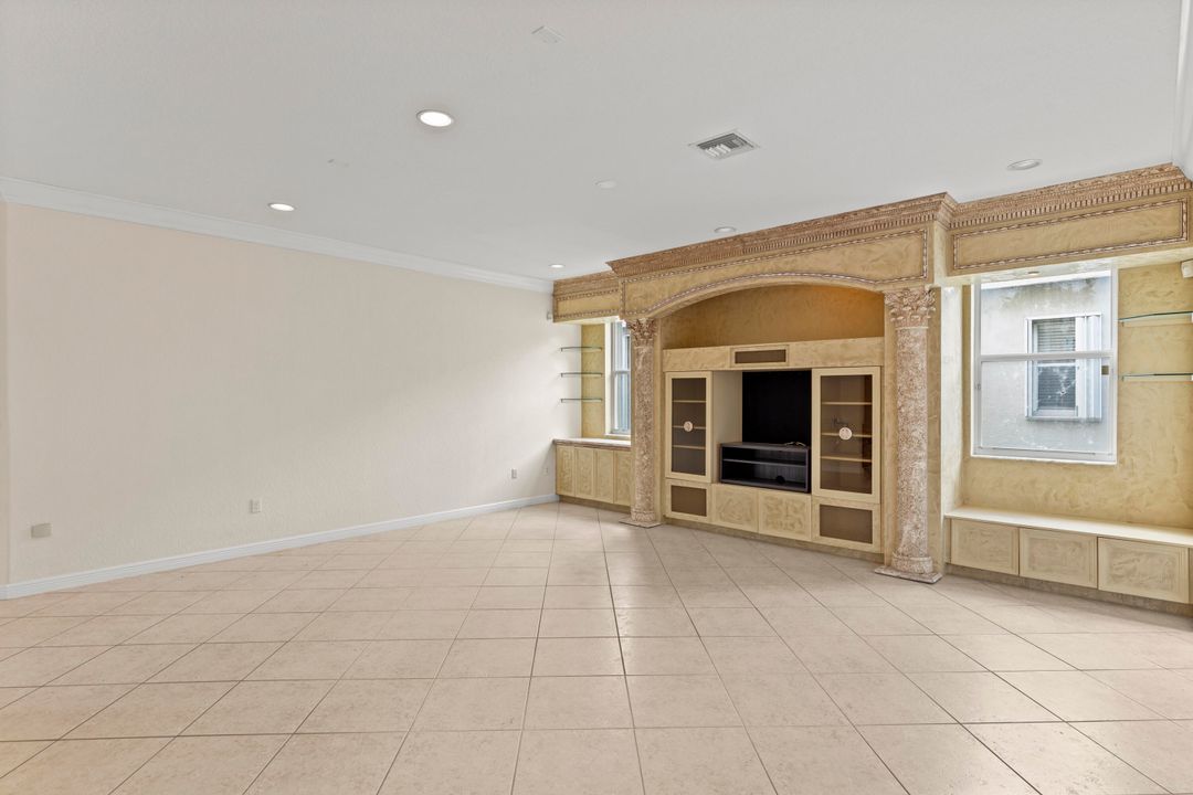 En Venta: $865,000 (4 camas, 3 baños, 3303 Pies cuadrados)