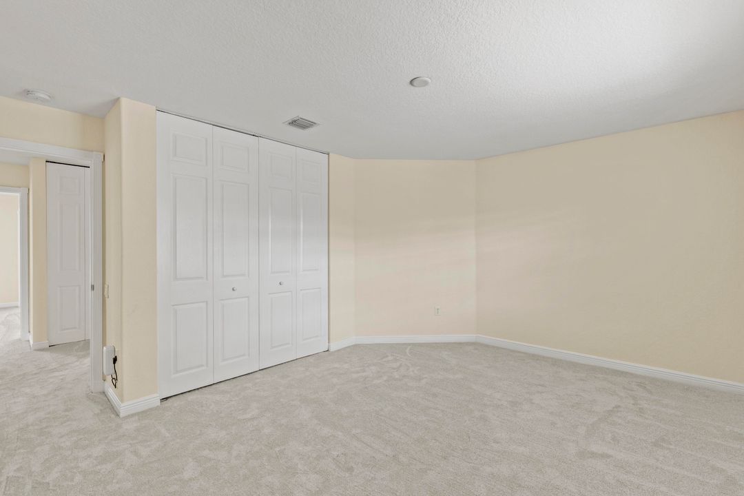 En Venta: $865,000 (4 camas, 3 baños, 3303 Pies cuadrados)