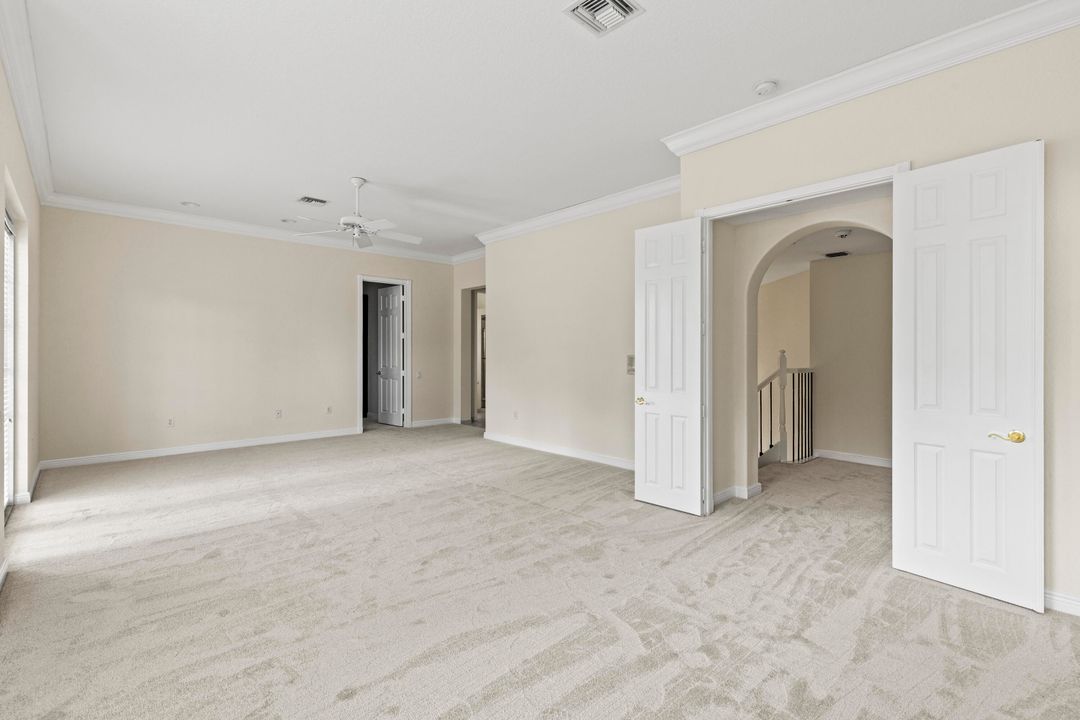 En Venta: $865,000 (4 camas, 3 baños, 3303 Pies cuadrados)