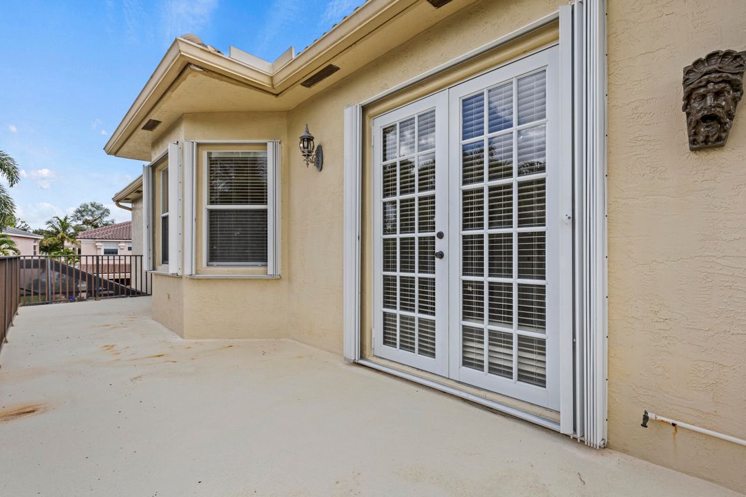 En Venta: $865,000 (4 camas, 3 baños, 3303 Pies cuadrados)