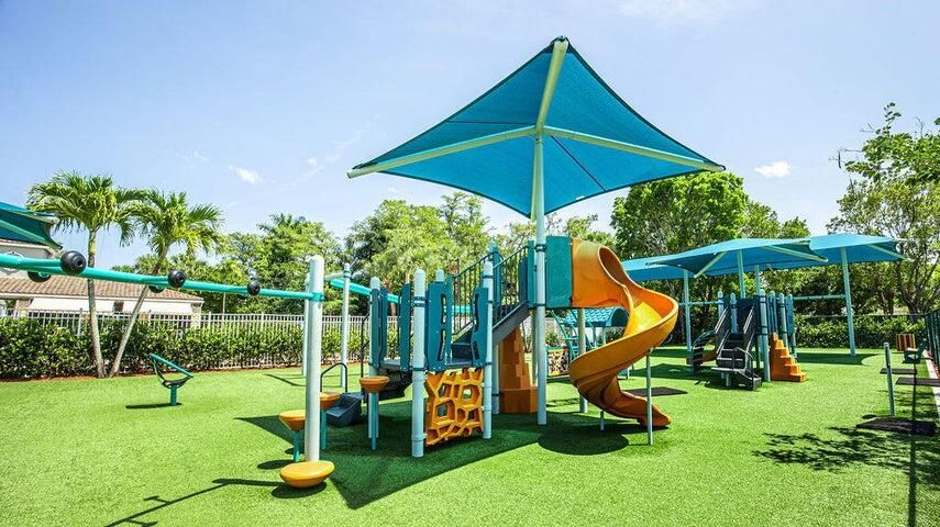 En Venta: $865,000 (4 camas, 3 baños, 3303 Pies cuadrados)