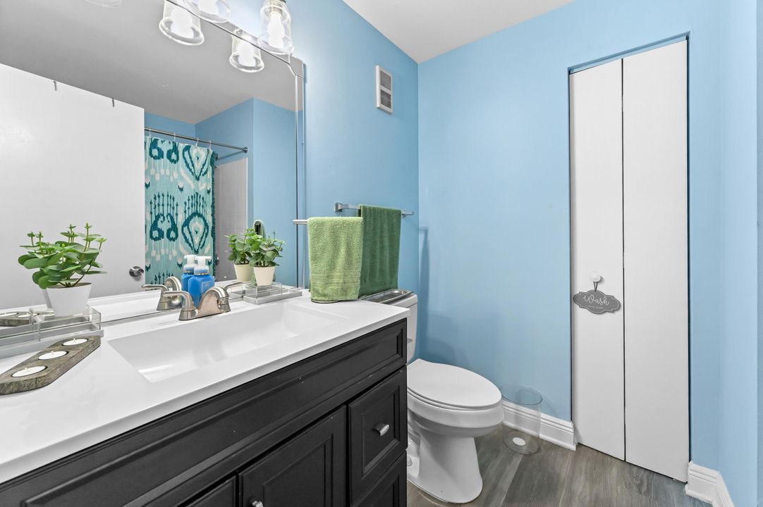 En Venta: $270,000 (2 camas, 2 baños, 888 Pies cuadrados)