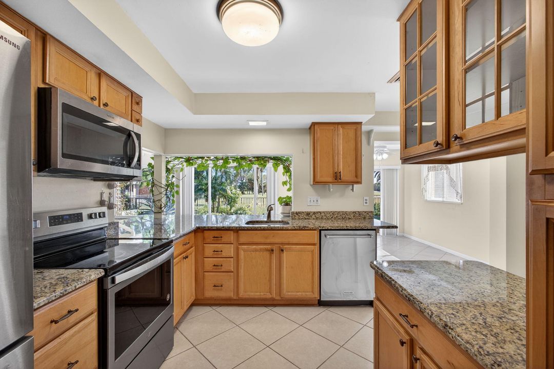 For Sale: $845,000 (2 beds, 2 baths, 1774 Square Feet)