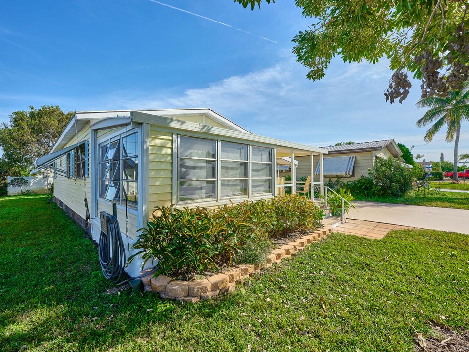 На продажу: $212,000 (2 спален, 2 ванн, 960 Квадратных фут)