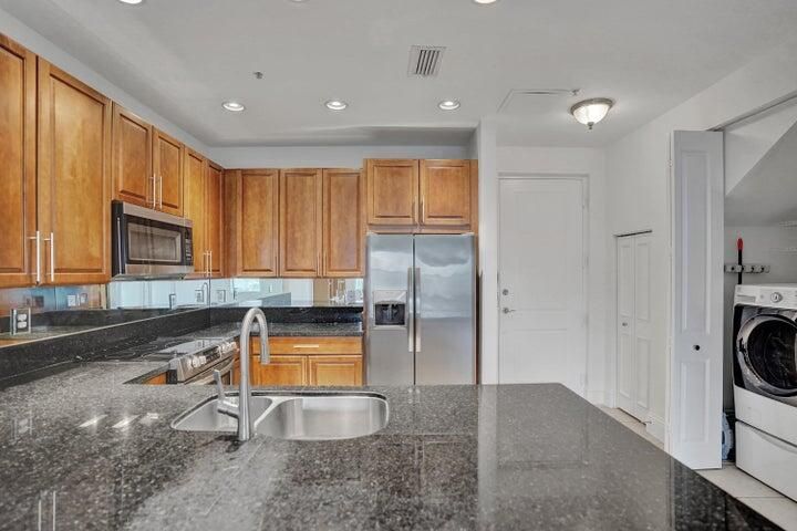 В аренду: $3,750 (3 спален, 3 ванн, 1628 Квадратных фут)