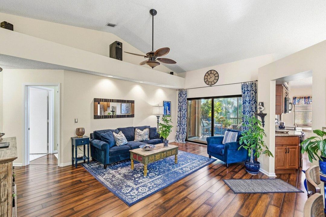 For Sale: $419,900 (3 beds, 2 baths, 1550 Square Feet)