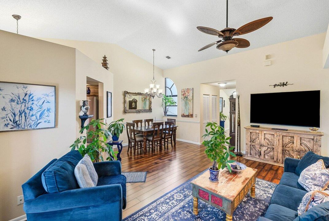 For Sale: $419,900 (3 beds, 2 baths, 1550 Square Feet)