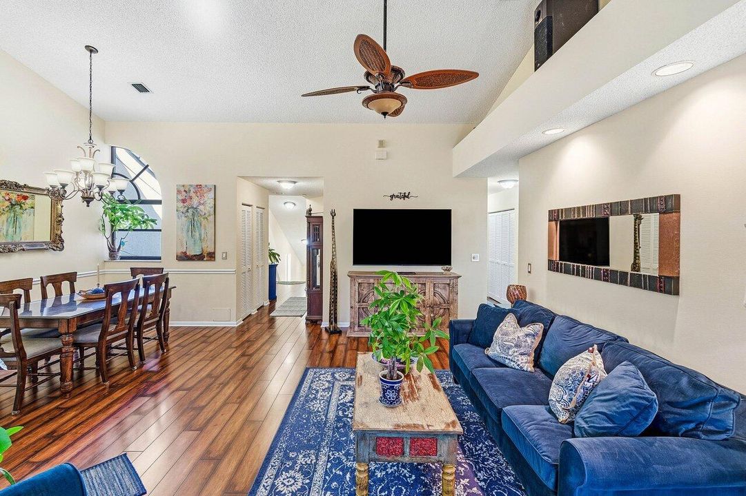 For Sale: $419,900 (3 beds, 2 baths, 1550 Square Feet)