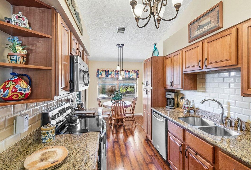 For Sale: $419,900 (3 beds, 2 baths, 1550 Square Feet)