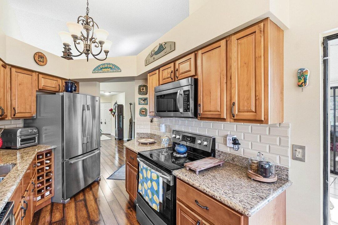 For Sale: $419,900 (3 beds, 2 baths, 1550 Square Feet)