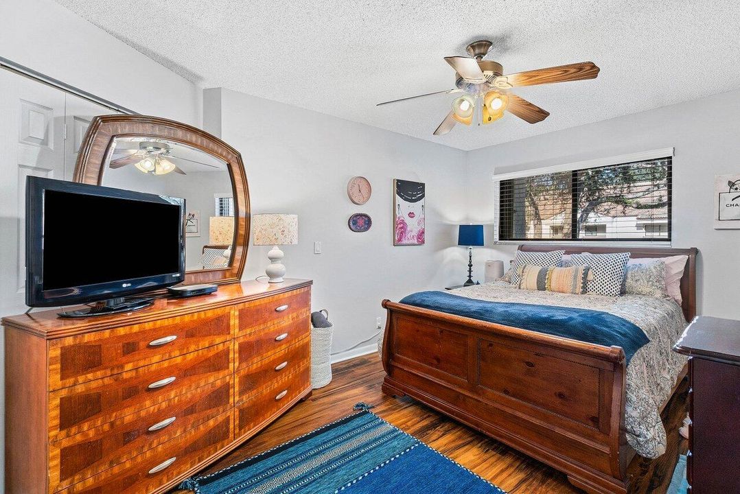 For Sale: $419,900 (3 beds, 2 baths, 1550 Square Feet)