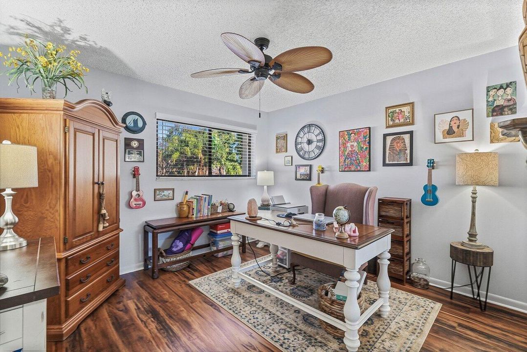 For Sale: $419,900 (3 beds, 2 baths, 1550 Square Feet)