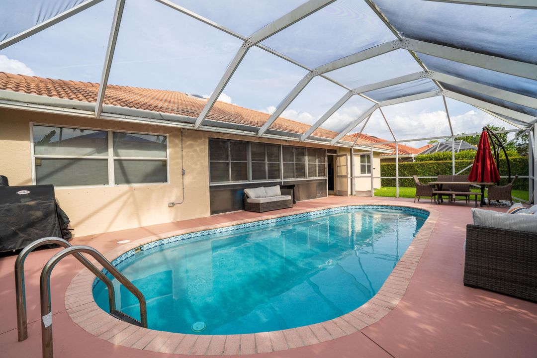 En Venta: $665,000 (4 camas, 3 baños, 2722 Pies cuadrados)