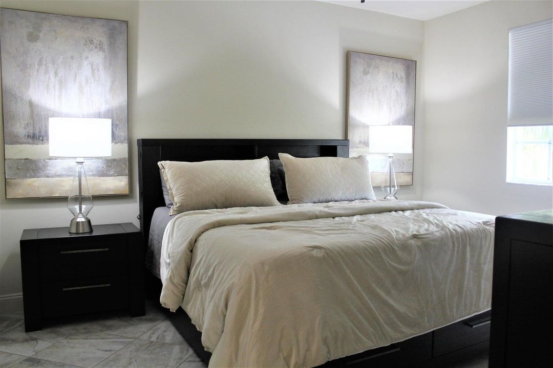 For Rent: $2,975 (1 beds, 1 baths, 864 Square Feet)