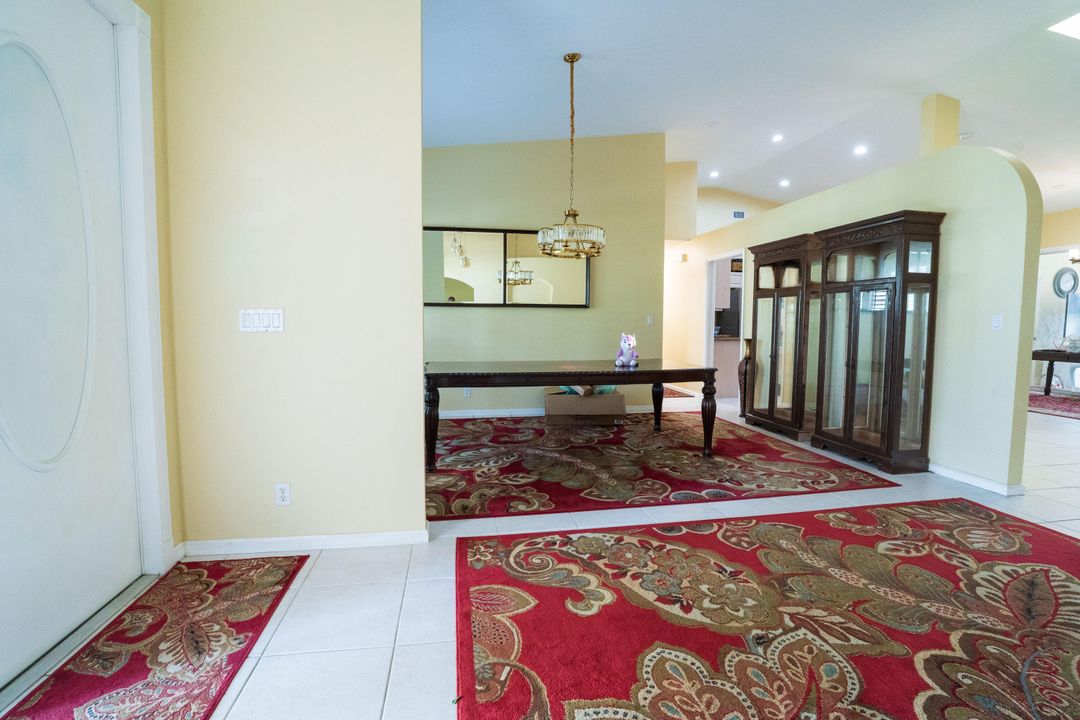 En Venta: $665,000 (4 camas, 3 baños, 2722 Pies cuadrados)