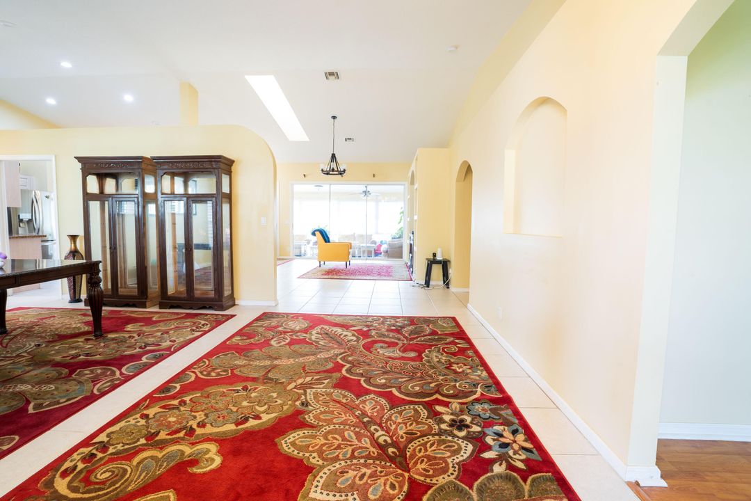 En Venta: $665,000 (4 camas, 3 baños, 2722 Pies cuadrados)