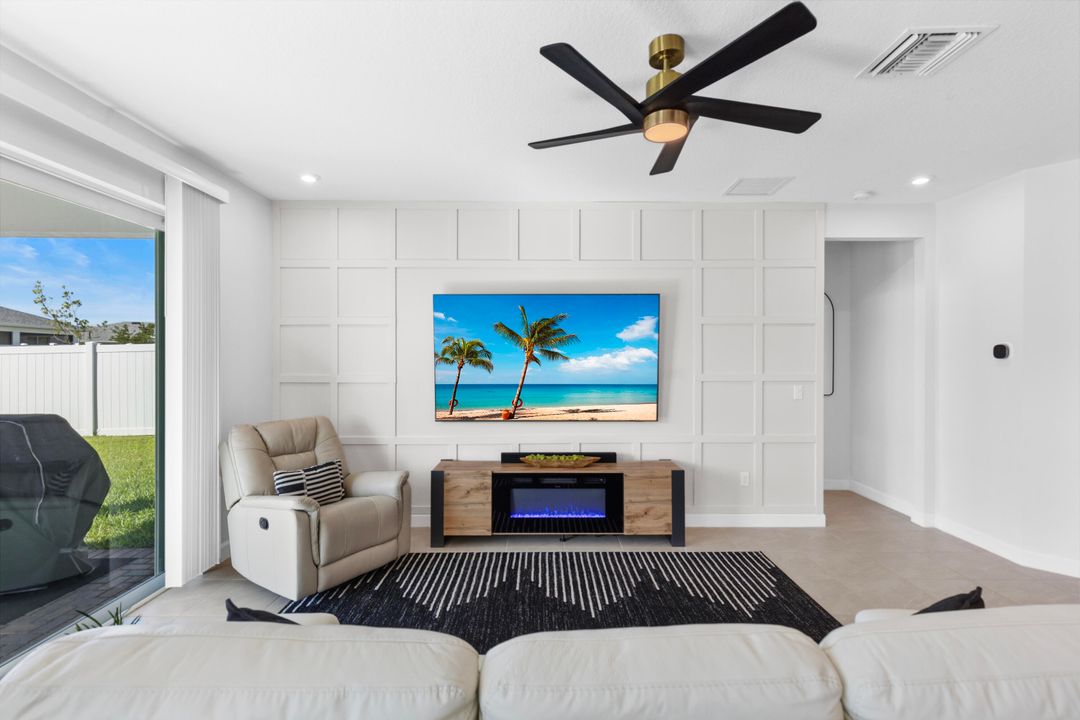 En Venta: $439,900 (3 camas, 2 baños, 1894 Pies cuadrados)