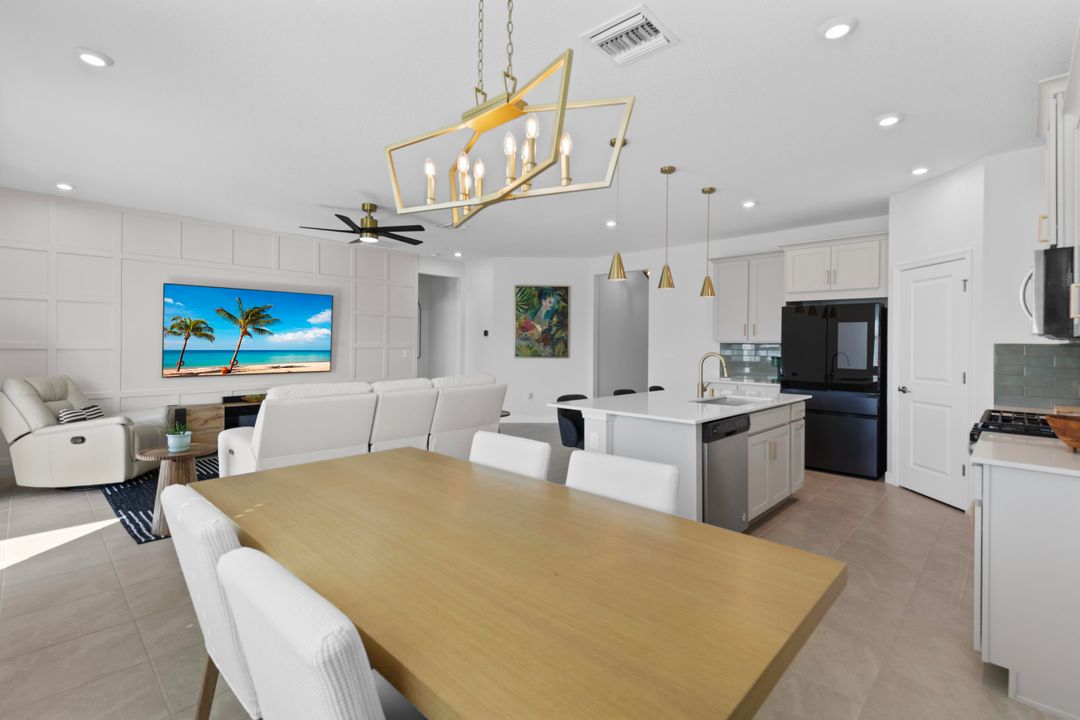 En Venta: $439,900 (3 camas, 2 baños, 1894 Pies cuadrados)