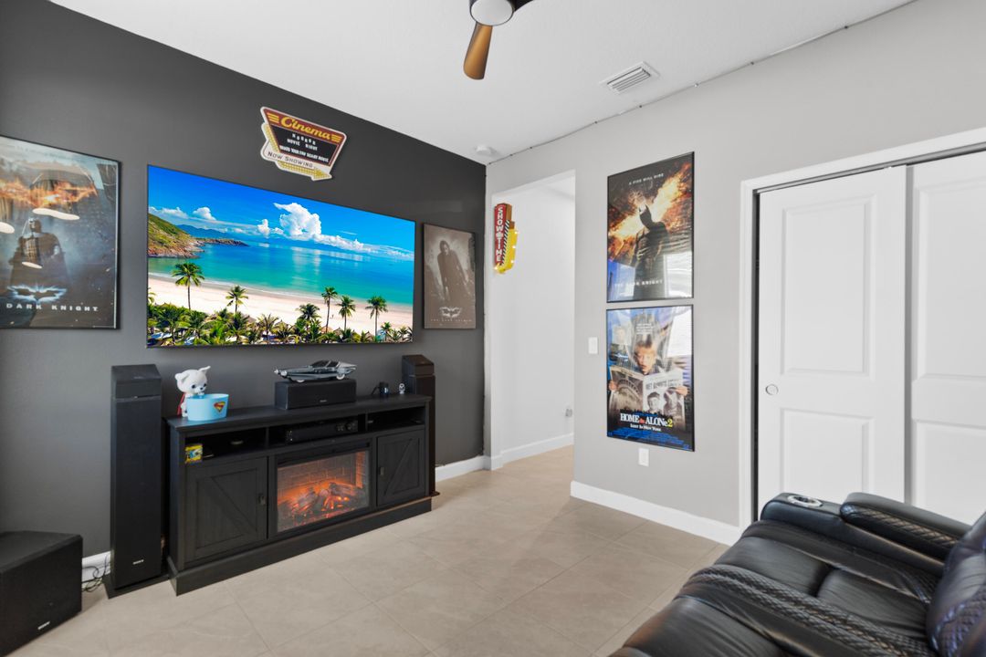 En Venta: $439,900 (3 camas, 2 baños, 1894 Pies cuadrados)