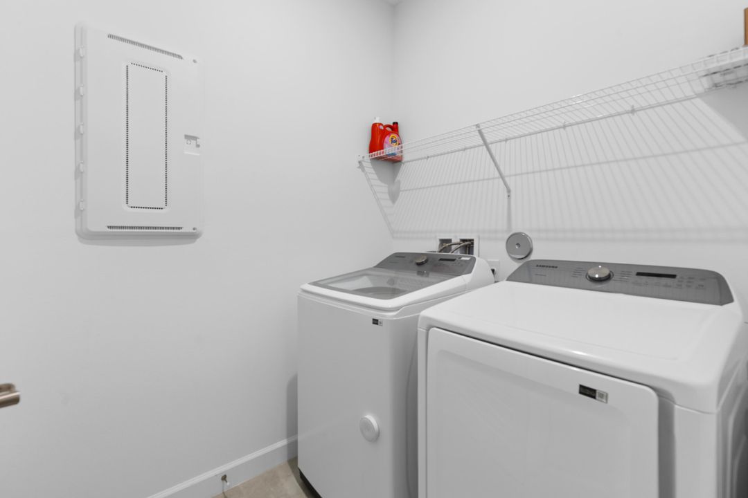 En Venta: $439,900 (3 camas, 2 baños, 1894 Pies cuadrados)