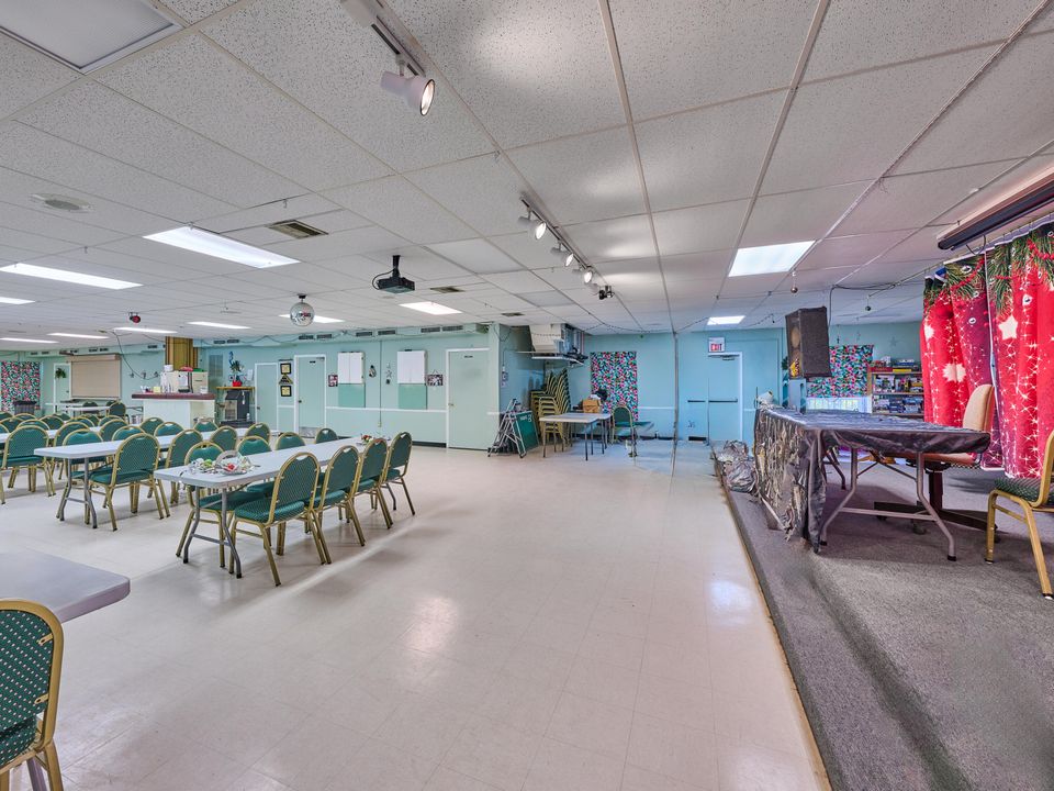 На продажу: $212,000 (2 спален, 2 ванн, 960 Квадратных фут)