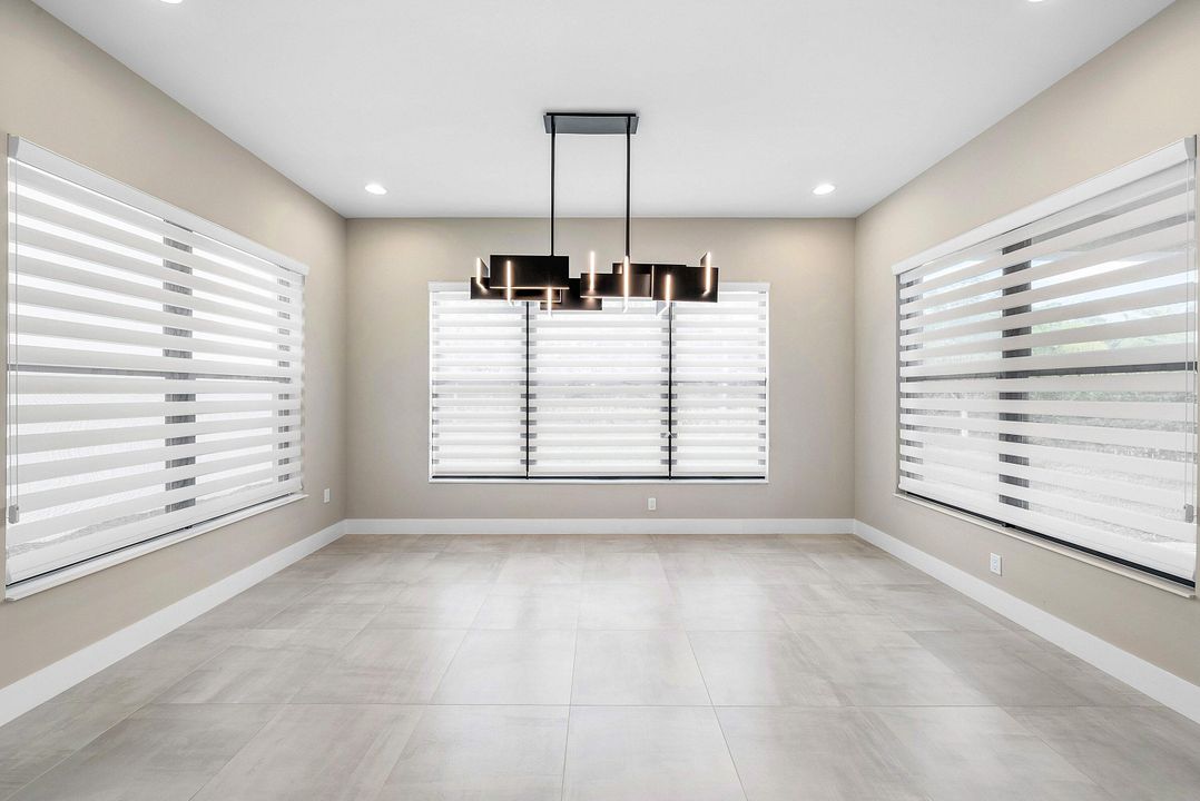 待售: $2,250,000 (5 贝兹, 5 浴室, 4098 平方英尺)