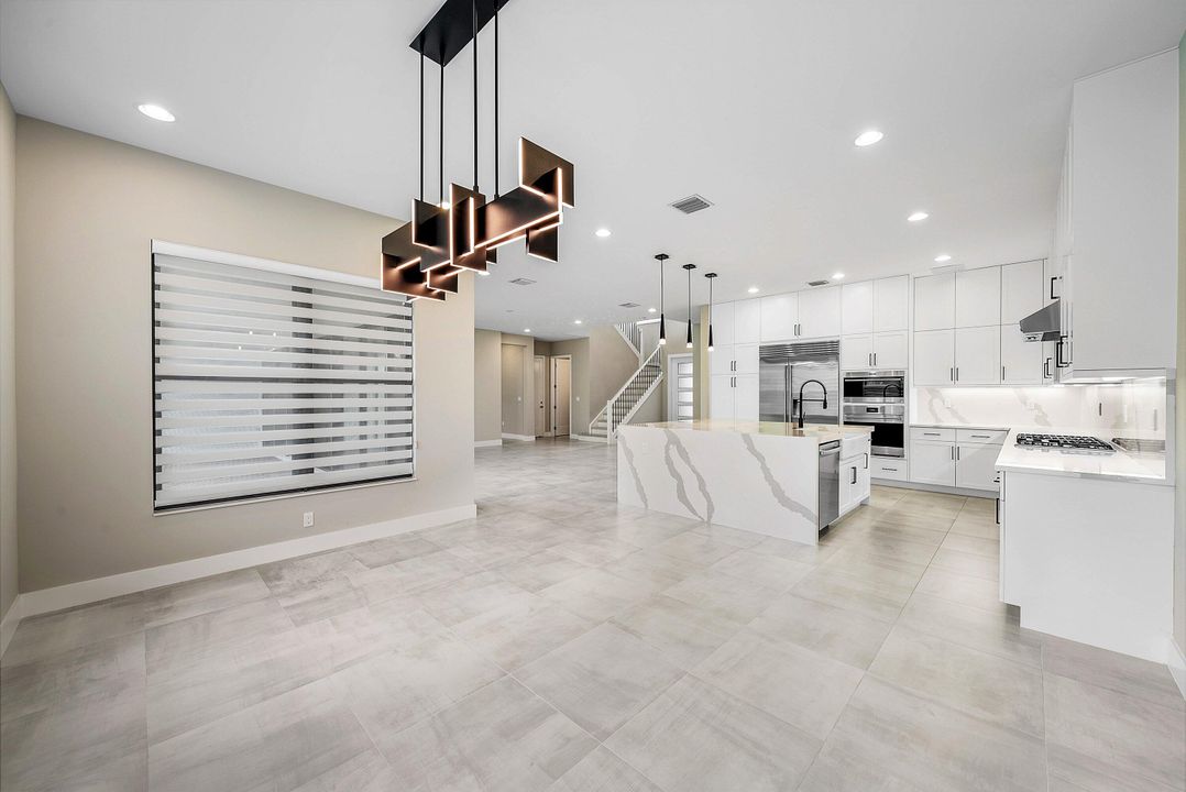 待售: $2,250,000 (5 贝兹, 5 浴室, 4098 平方英尺)