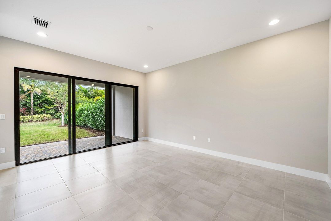 待售: $2,250,000 (5 贝兹, 5 浴室, 4098 平方英尺)