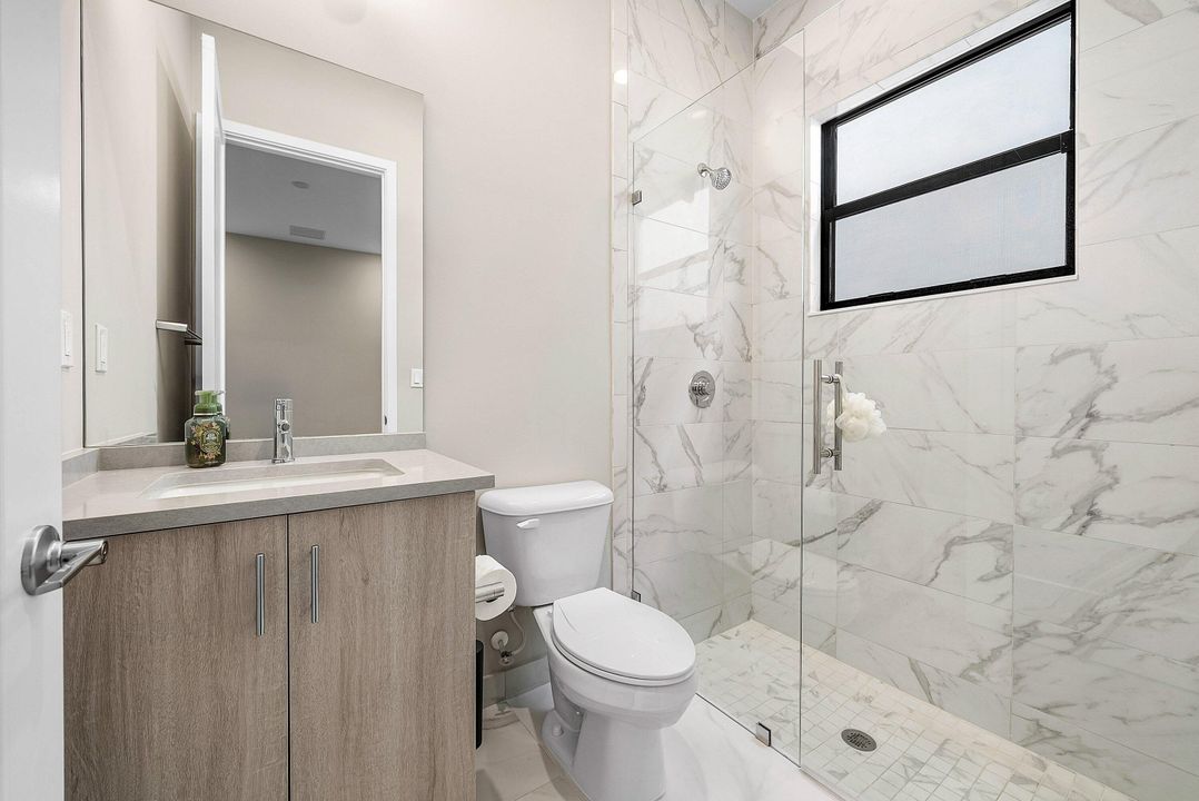 待售: $2,250,000 (5 贝兹, 5 浴室, 4098 平方英尺)