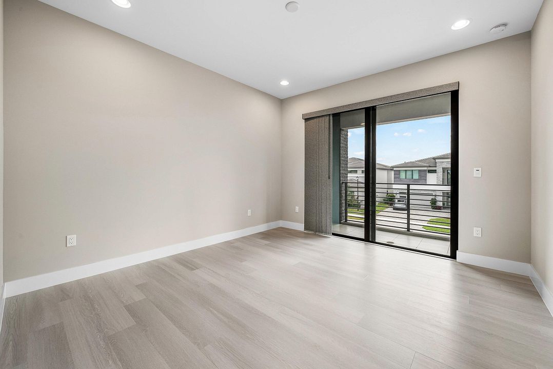 待售: $2,250,000 (5 贝兹, 5 浴室, 4098 平方英尺)