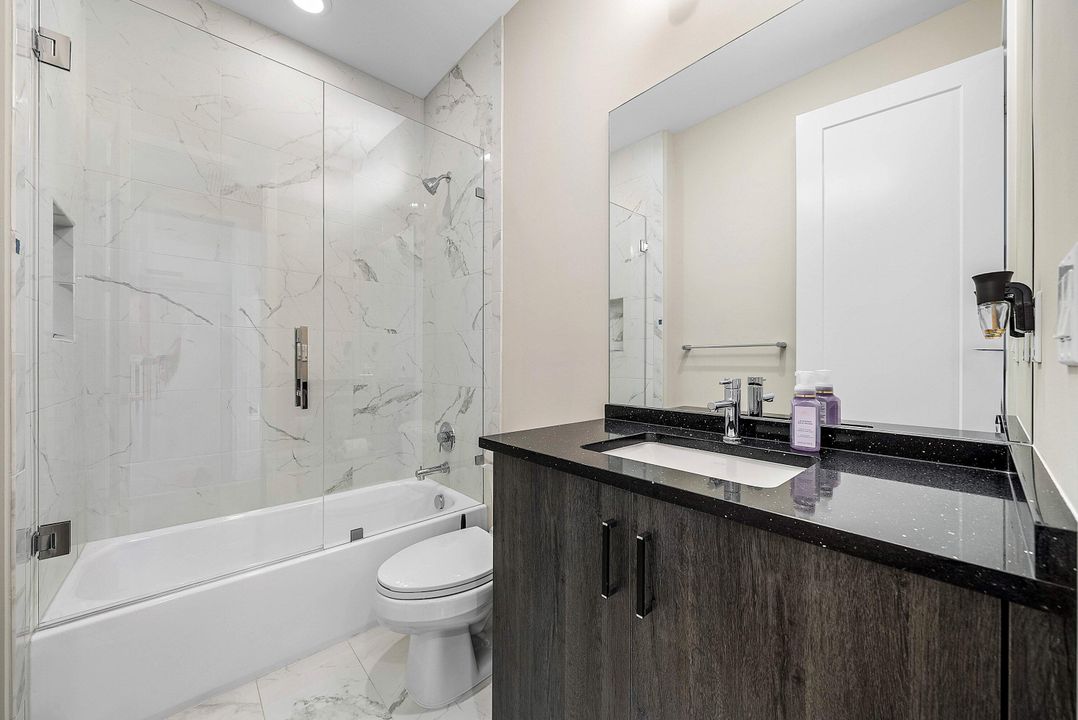 待售: $2,250,000 (5 贝兹, 5 浴室, 4098 平方英尺)