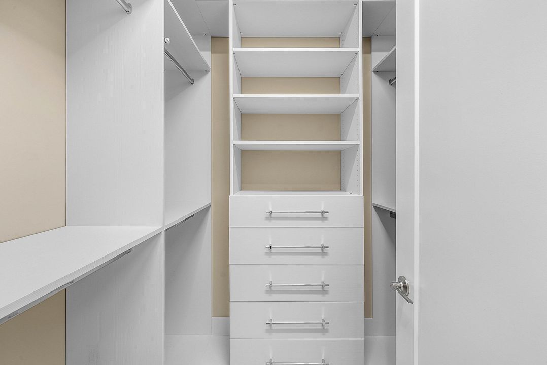 待售: $2,250,000 (5 贝兹, 5 浴室, 4098 平方英尺)