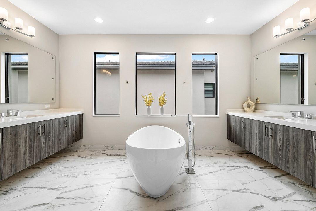 待售: $2,250,000 (5 贝兹, 5 浴室, 4098 平方英尺)