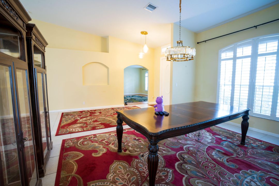 En Venta: $665,000 (4 camas, 3 baños, 2722 Pies cuadrados)