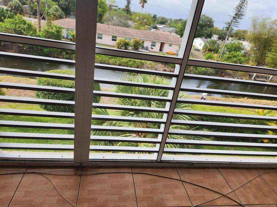 For Sale: $139,900 (2 beds, 2 baths, 1080 Square Feet)