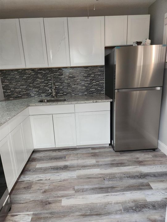 For Sale: $139,900 (2 beds, 2 baths, 1080 Square Feet)