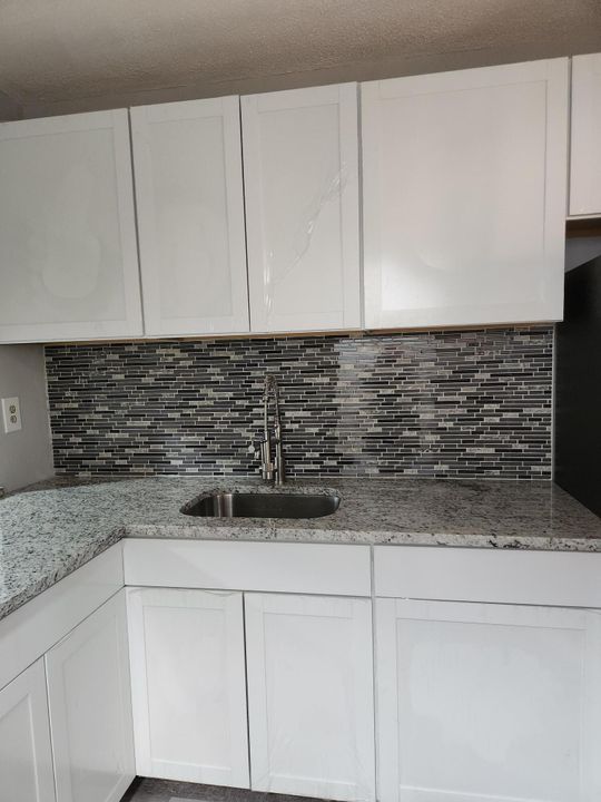 For Sale: $139,900 (2 beds, 2 baths, 1080 Square Feet)